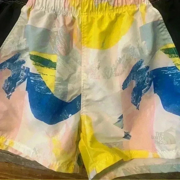 The North Face Girls Class V Water Shorts M (10/12) - Picture 4 of 8